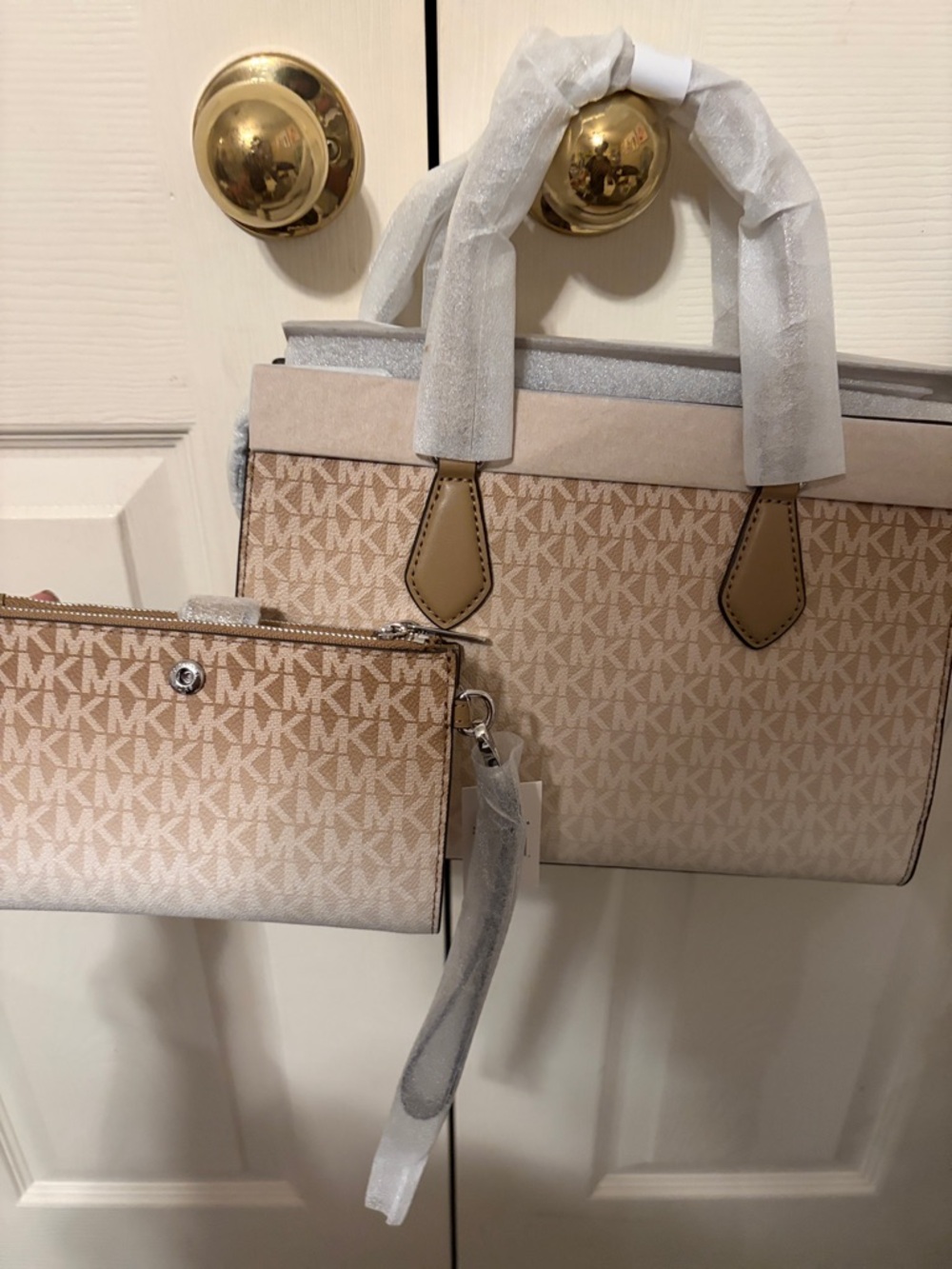 Michael Kors Tan/Beige Signature MK Satchel with Wristlet - Picture 3 of 3